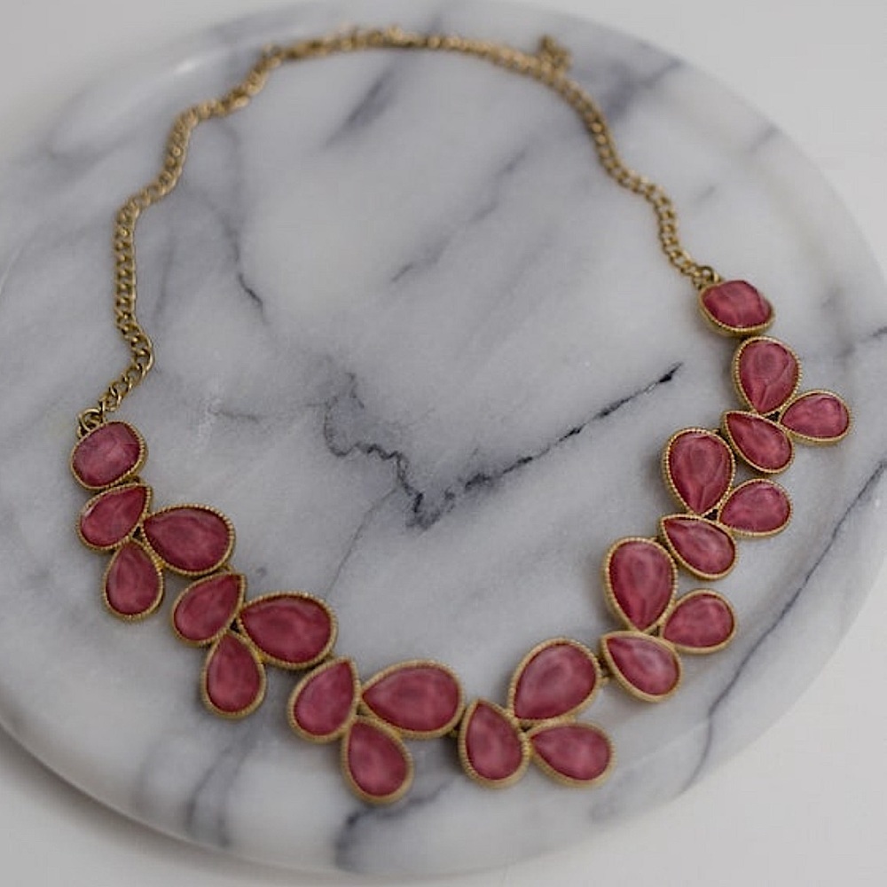 Pink teardrop gem necklace